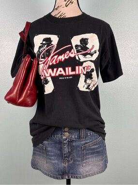 90s Vintage Single Stitch Black Graphic Print Tee
